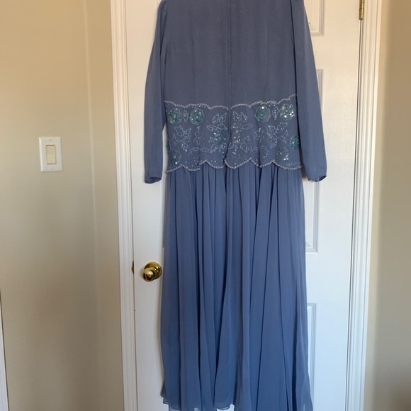 Dress - Picture 3 of 5